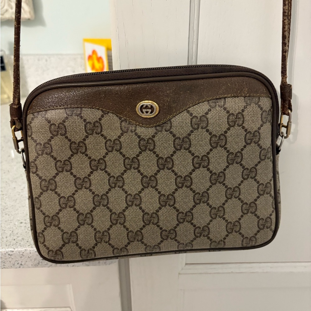 Vintage Gucci GG Monogram Crossbody – Gucci Accessory Collection